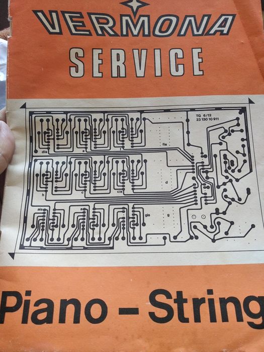 Продается немецкий синтезатор