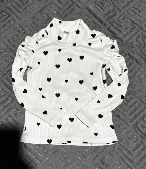 Отдам даром  вещи на девочку !!!