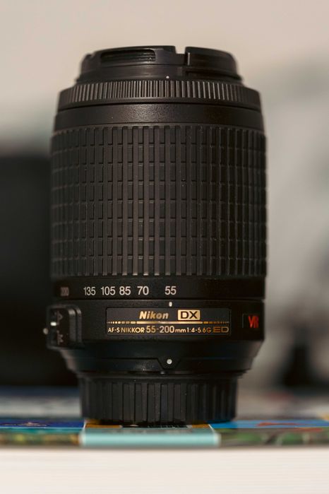 Obiectiv Nikon 55-200mm