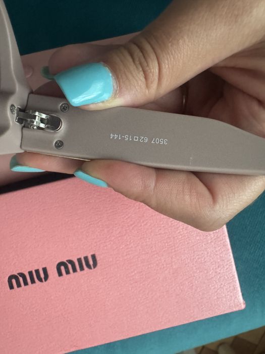 Слънчеви очила miu miu