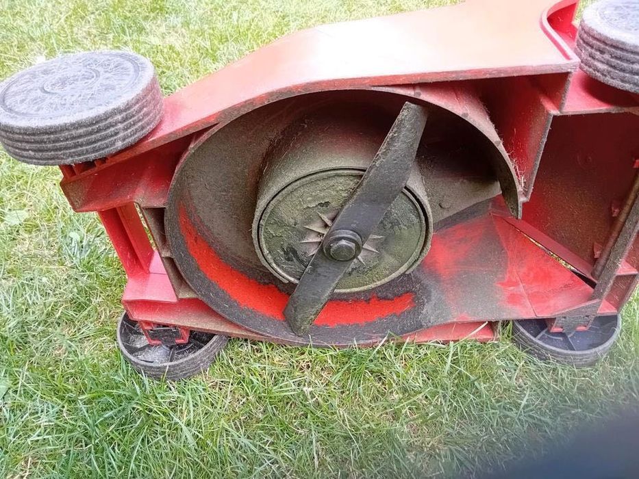 Masina de tuns iarba SABO 32ELH