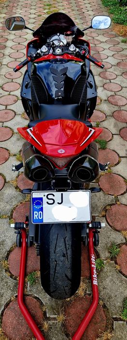 YAMAHA R1 Big Bang