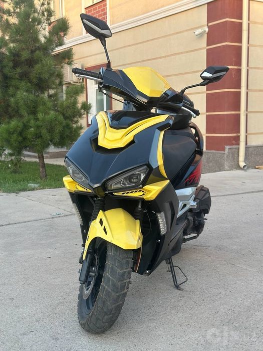 Skuter  ITALIA R2