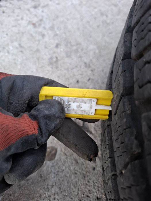 Зимни бусови гуми 235/65/16C дот 2024г бус камионче падащ борд