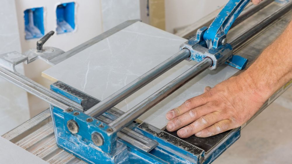 Крупноформатная нарезка кафеля, любые размеры/ напил под 45 градусов