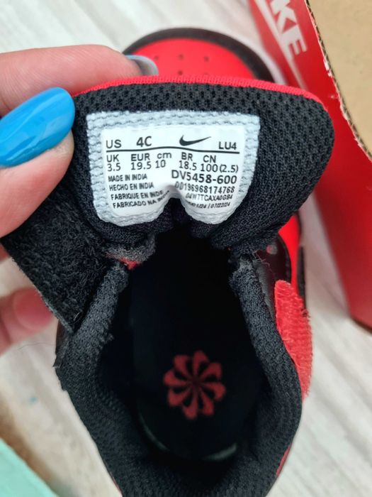 Чисто нови детски обувки NIKE