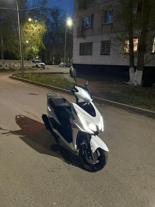 Скутер мопед м10