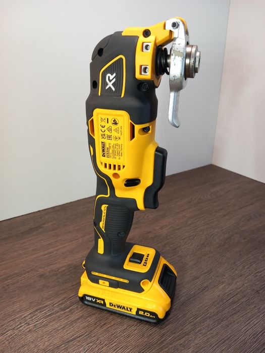 Vând multifuncțională Dewalt