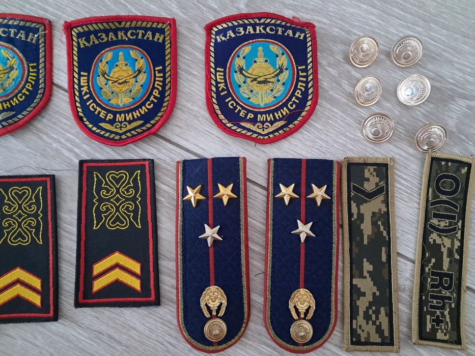 Нашивки разные продам.