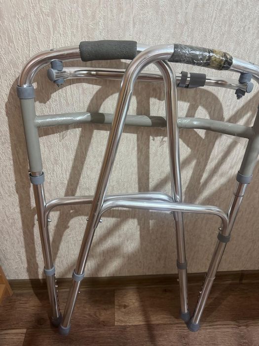 Продам ходунки б/у