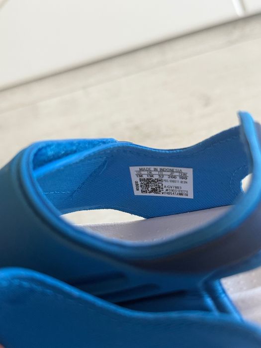 Сандали Adidas номер 32