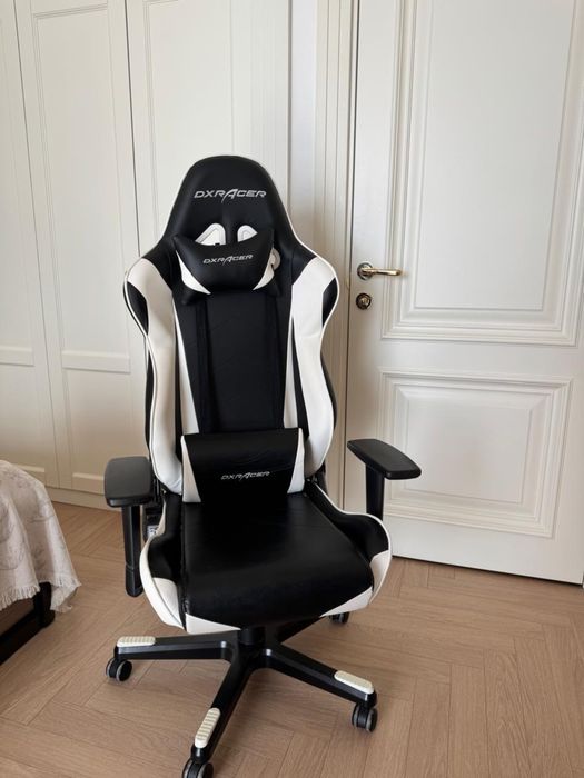 Компьютерное кресло DXRacer