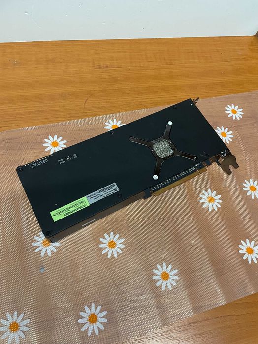 Placa video Radeon RX Vega 64, 8GB, 2048-bit, testate, garantie 6 luni