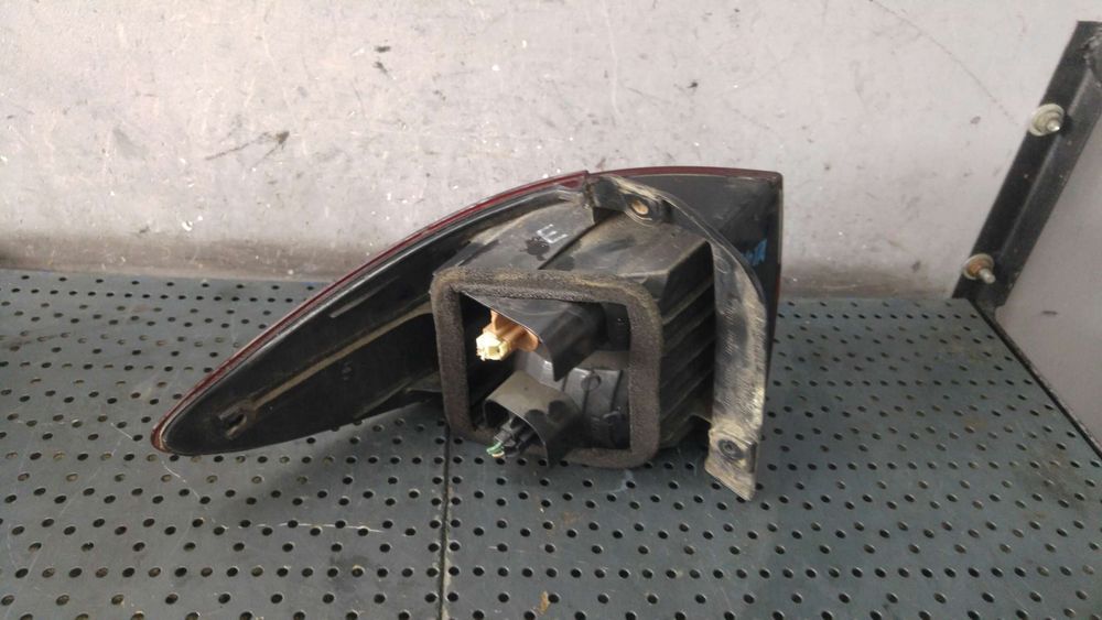 Stop tripla lampa dreapta aripa toyota previa 2 r3