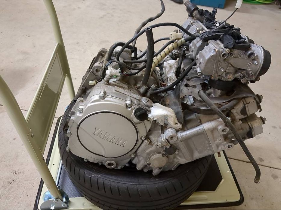 Vand motor yamaha yzf 750