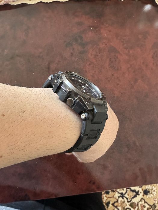 Продам часы. В хорошем состоянии.