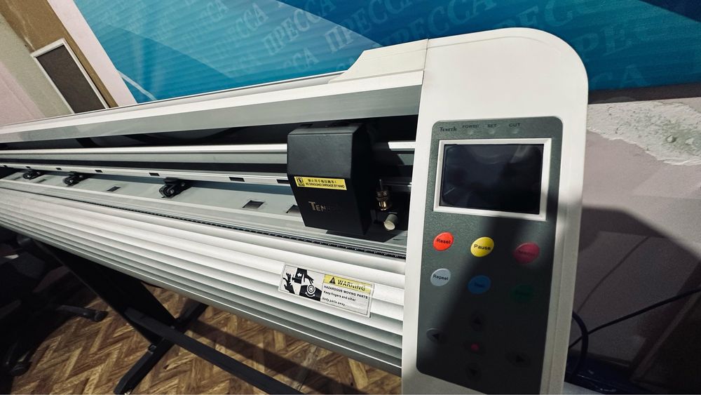 Режущий плоттер Teneth TH 1300 LX