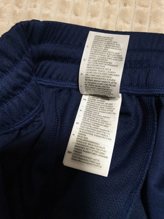 Нови със етикет.  Мъжки оригинални къси панталонки.  Adidas