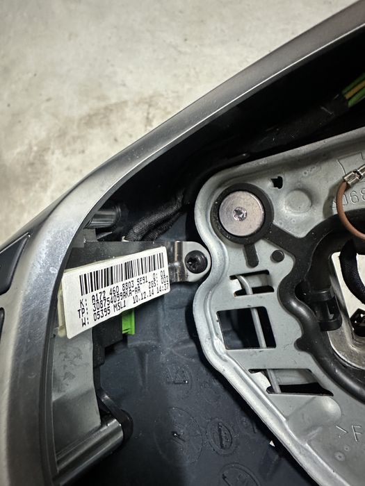Volan albastru AMG cu padele fara airbag Mercedes C, E cod A1724608803