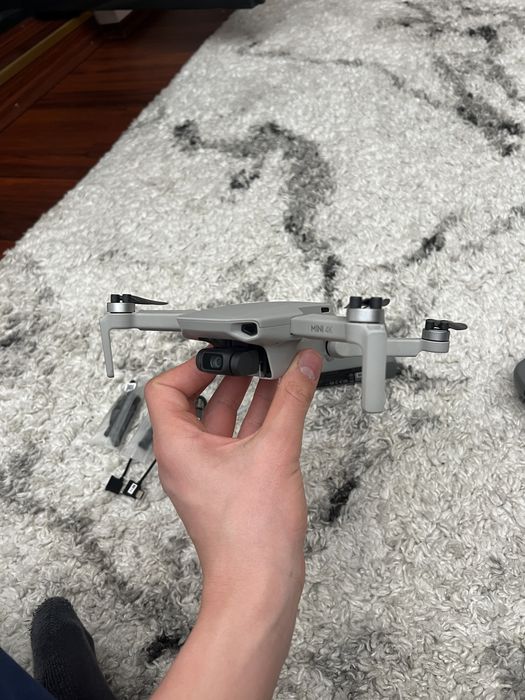 Vand Drona DJI mini 4K Fly More Combo 4K30 12MP