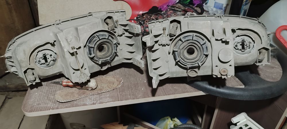 Продам фары на делику