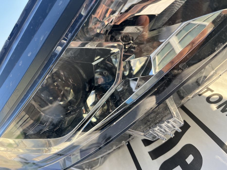 Фар Mitsubishi L200 2019- 2бр