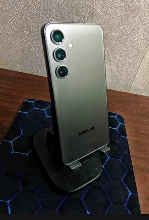 Срочно продам Самсунг с24