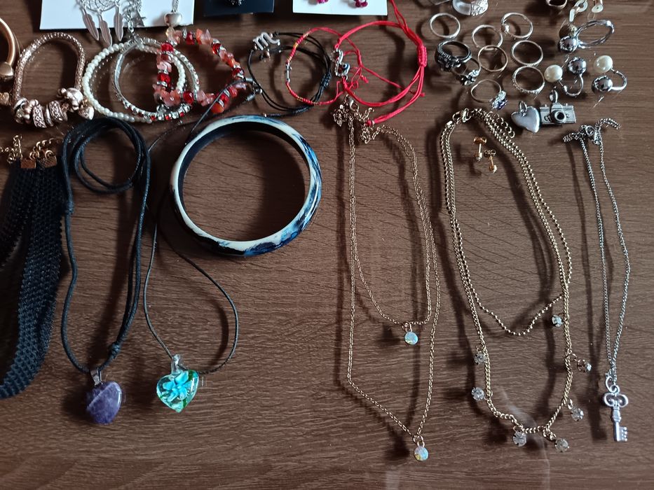 Лот         бижута