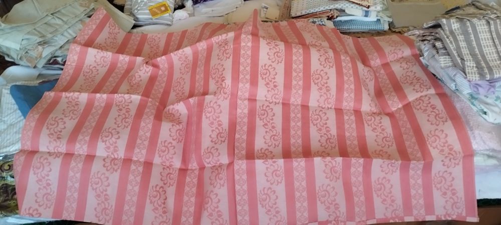 Платове, покривки, тънка завеса, конци за бродиране и плетене, прежда