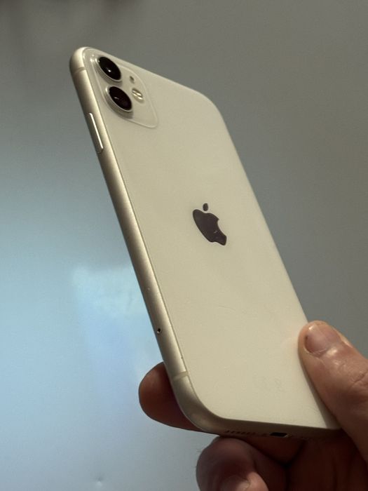 Продам iPhone 11 White, В идеале