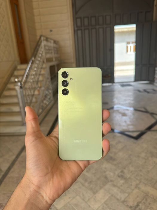 Самсунг А24 128/8 с новом состоянии