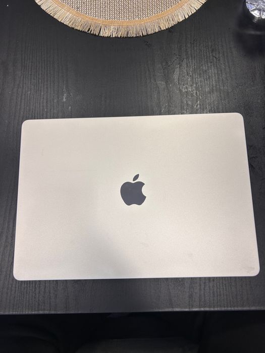 Лаптоп MacBook Air не е използван изобщо!