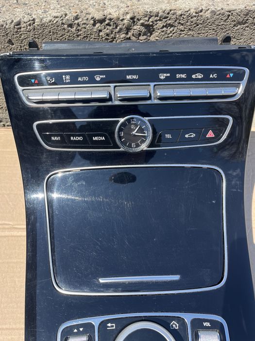 Consola centrala / Joystick / Climatronic / Radio Mercedes E W213