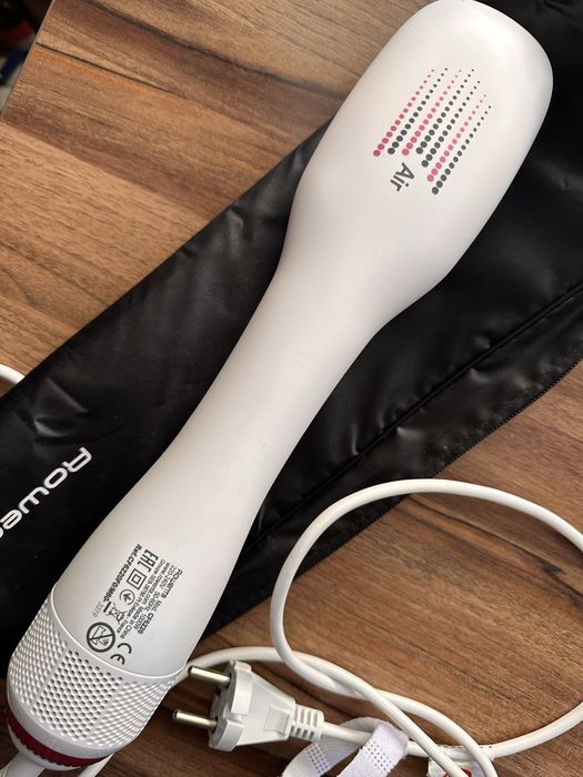 Фен-расческа Rowenta