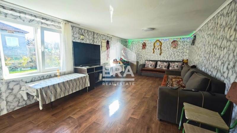 ЕКСКЛУЗИВНО! ЕРА ИмотиТе предлага за продажба Къща с дворно място, с.