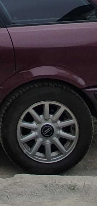 Продавам комплект алуминеви джанти с гуми 15 цола от ауди