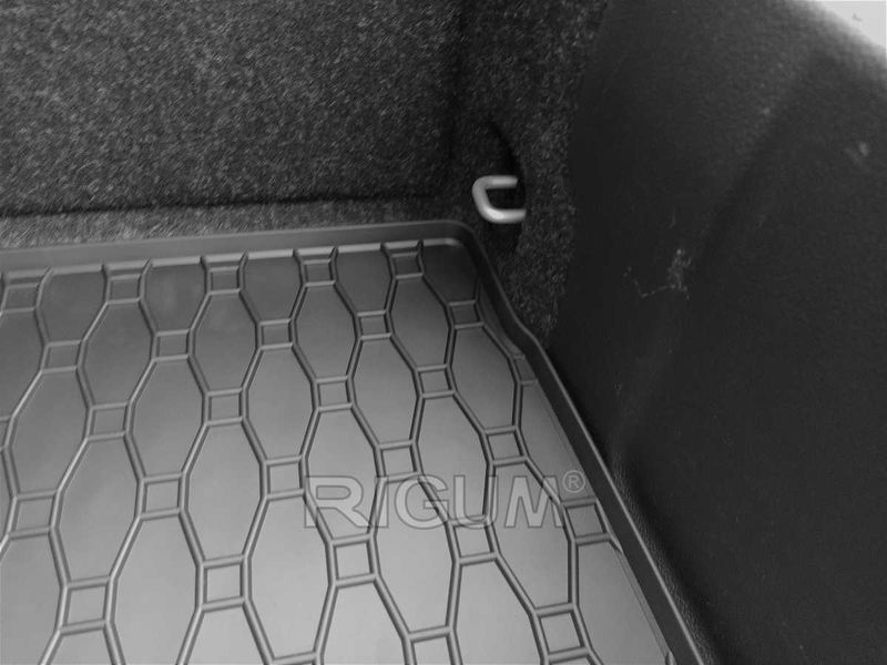 Гумени стелки или багажник SKODA SUPERB III Суперб 3 от 2015 до 2023г.