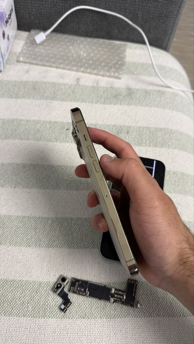 Iphone 13  pro max 15 defect