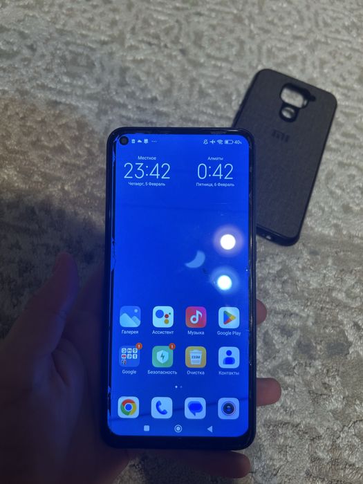 Продам планшет с 2 телефонами дальше в описании