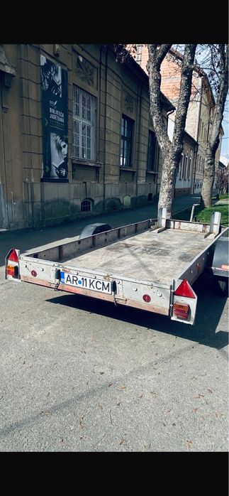 Vand remorca cu sistem de franare