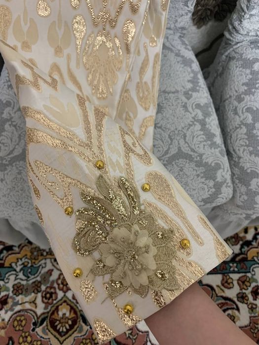 Продаю национальный ансамбль (недорого).