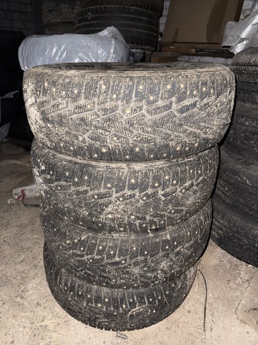 Продам резину 235/60/18