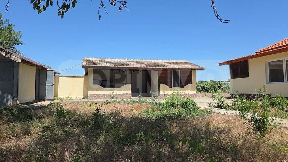 Реновирана къща в село Дропла