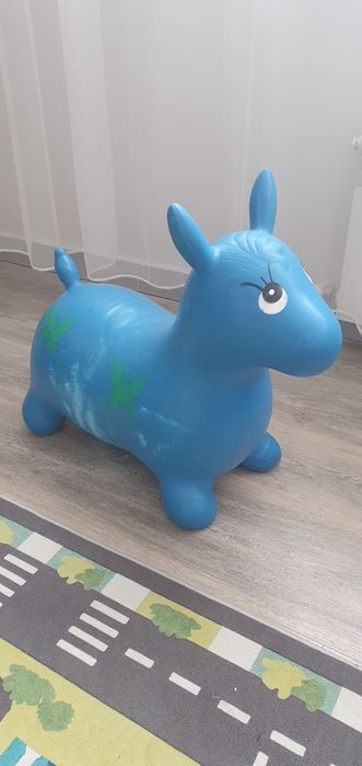 Продам два пакета игрушек