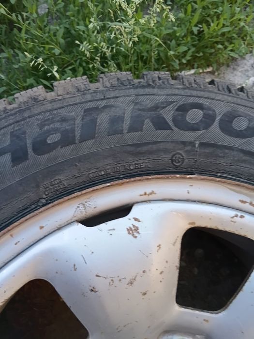 Зимние шины с дисками 215/65 R17