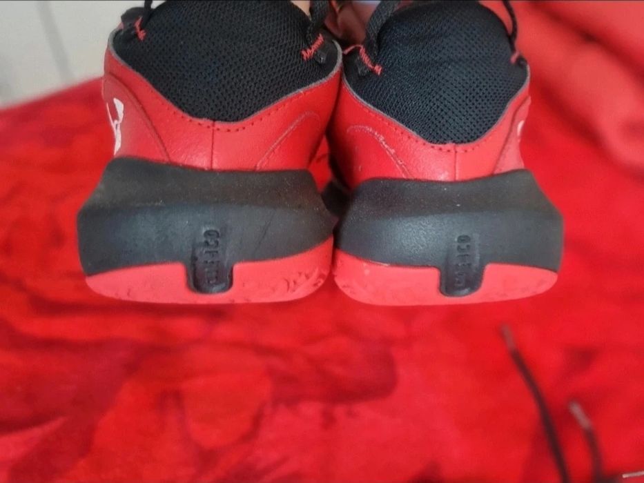 Adidasi under armour