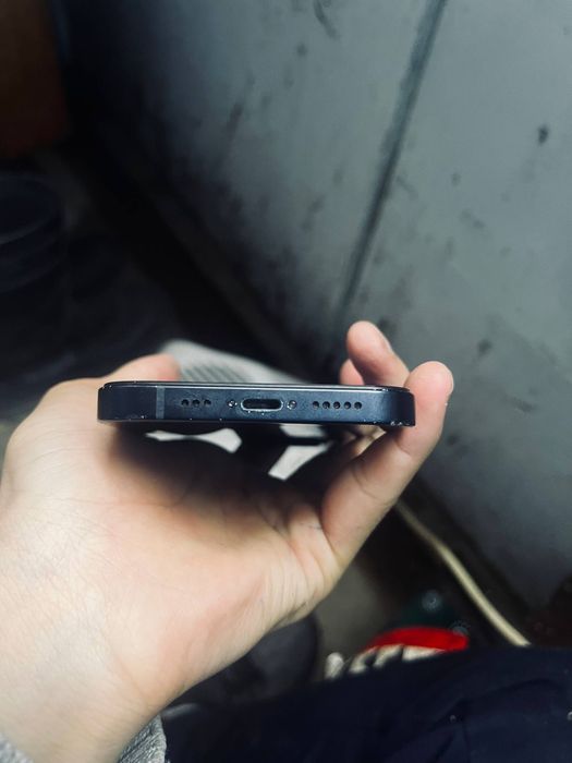 IPhone 13 телефон