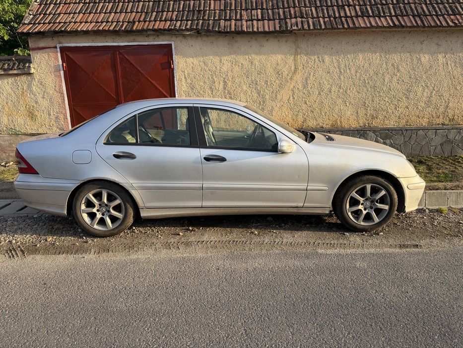 Mercedes Benz C200