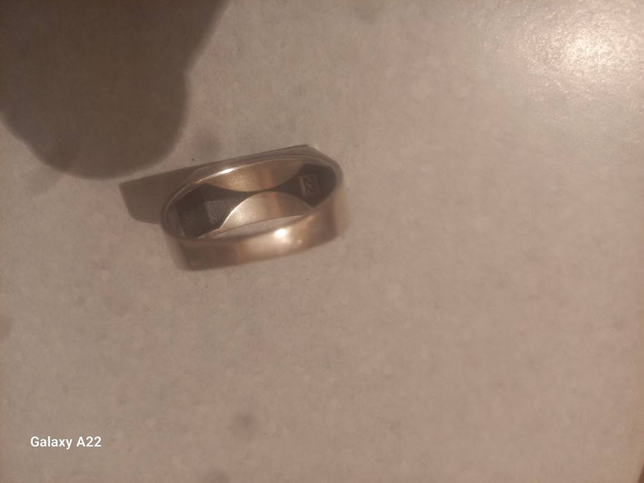 Продам печатка мужская серебро.