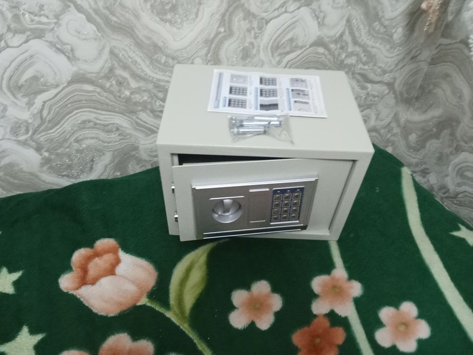 Сейф lllllllllllllllll